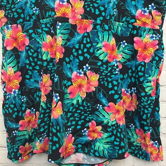 Swimsuits for All V Neck Flowy Tankini Top - Picture 6 of 11